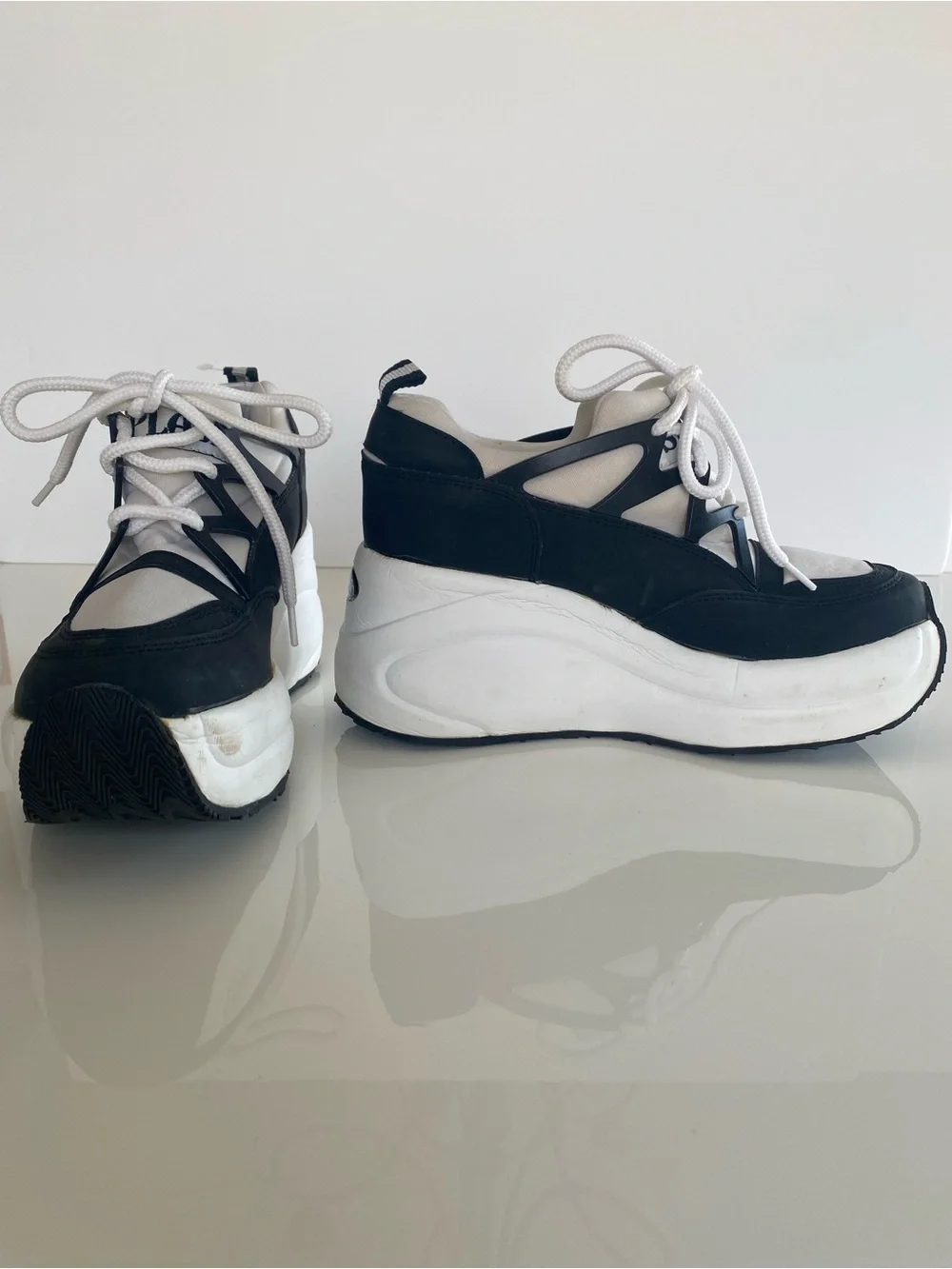 Rare Vintage Y2K Splash Platform Sneakers 8 Black & White